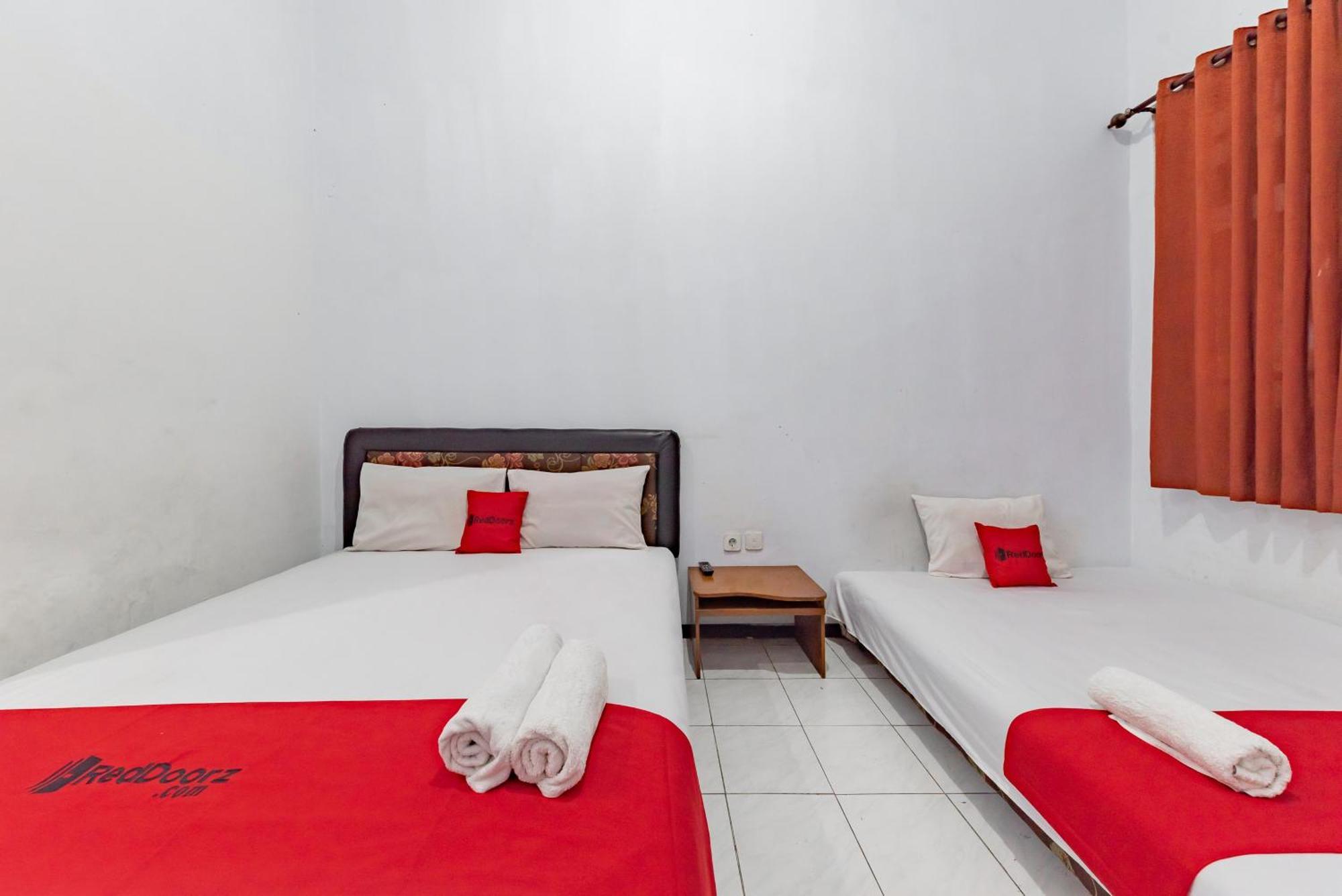 Reddoorz At Ciliwung Guest House Syariah 玛琅 外观 照片