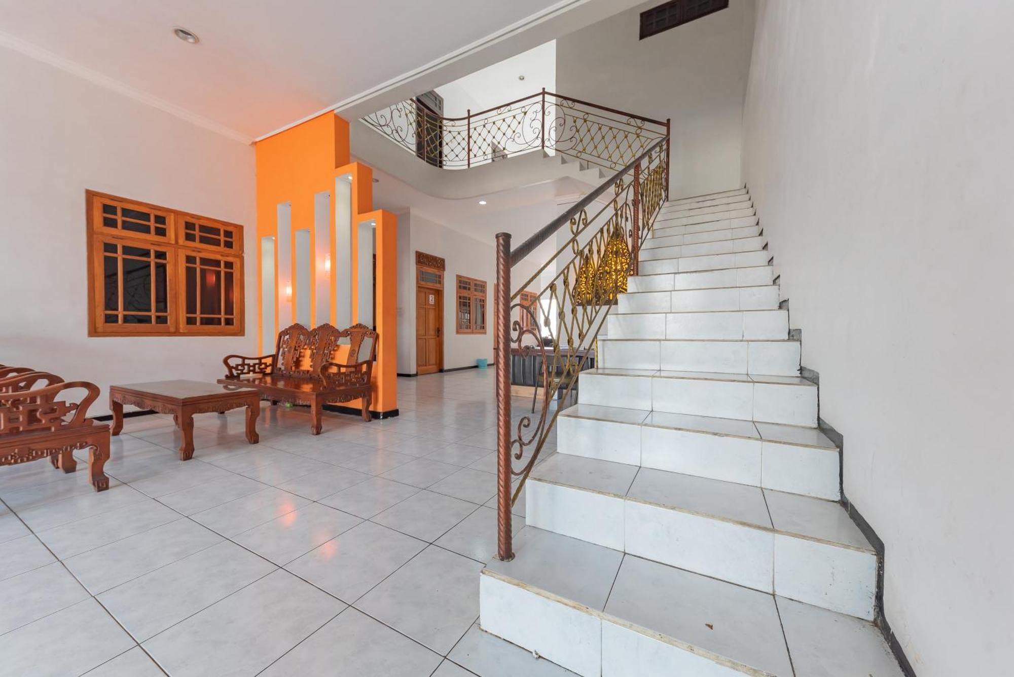 Reddoorz At Ciliwung Guest House Syariah 玛琅 外观 照片
