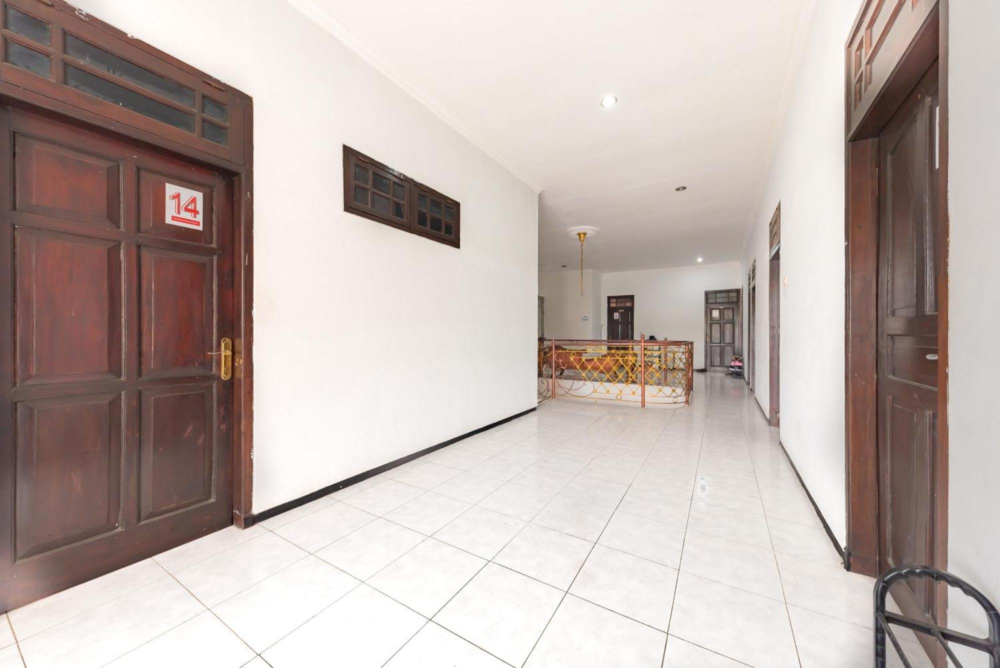 Reddoorz At Ciliwung Guest House Syariah 玛琅 外观 照片